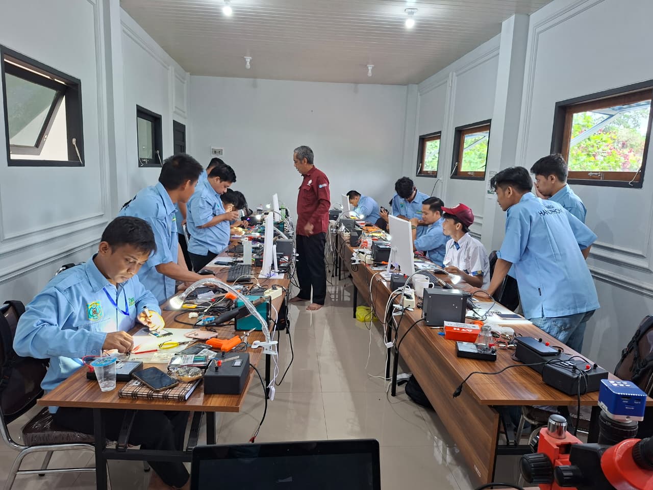 LPK Suvi Training dan Disnakertrans Kabupaten Paser Gelar Pelatihan Teknisi Handphone Bersertifikasi BNSP