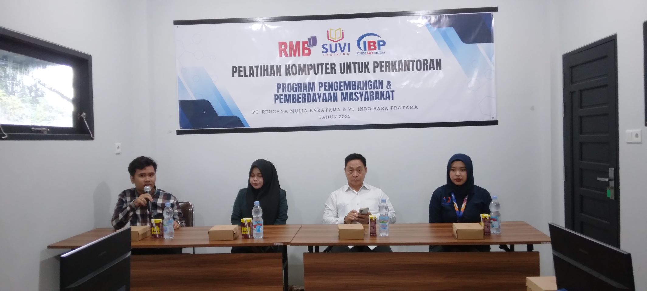 Pelaksanaan Pelatihan Komputer untuk Perkantoran (24 November 2025)